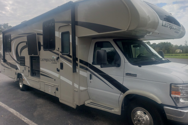 2025 Coachmen Leprechaun 319MB