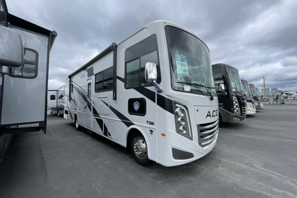 2024 Ace 32B sleeps 8-9!