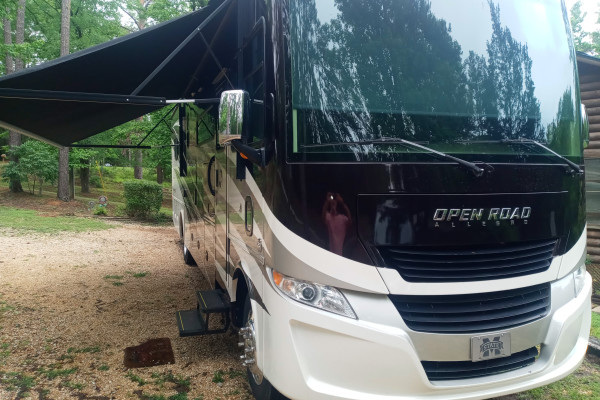 36 Foot Tiffin Open Road 36LA