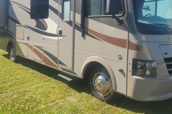 2017 Coachmen Pursuit - Your Home on Wheels