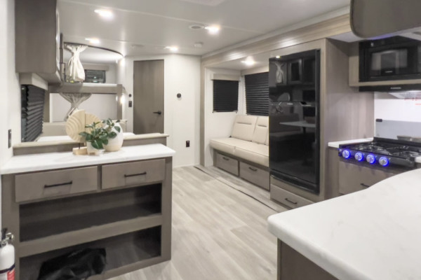 Brand New ! 2024 Grand Design Trailer 10 Sleeps Fully Stocked