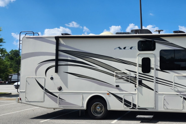 2018  Thor A.C.E. (VET OWNED) - Ready for a trip of a lifetime in Style