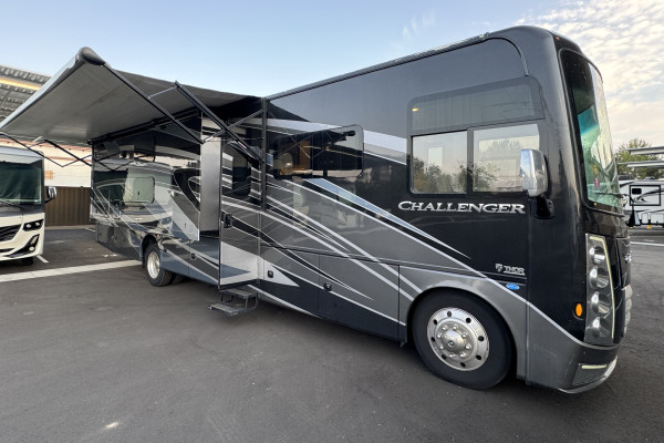 2023 Challenger 37DS “BUNKS”