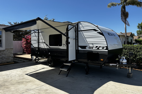 2024 Light and Easy to tow Evo trailer