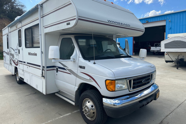 2005 Winnebago Micro Minnie SNY1171
