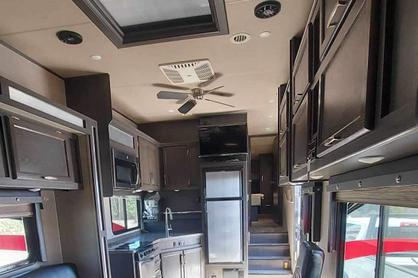 34ft Genesis Toyhauler 5th Wheel