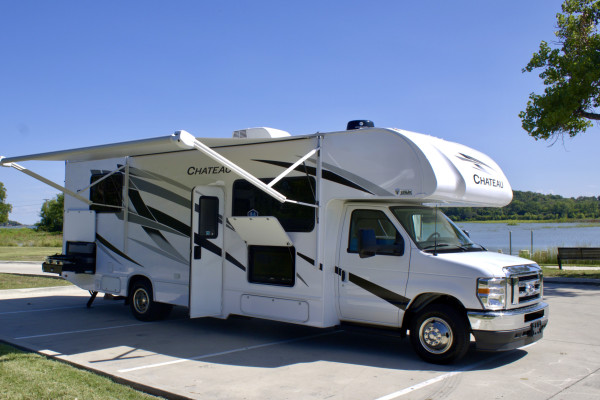 2024 Thor Chateau - Your FULLY STOCKED Home on the Road