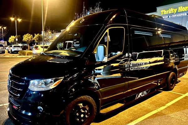 2023 Ultimate Toys Luxurious RV