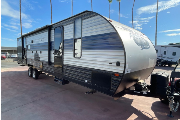 Grey Wolf Black Label Limited Bunk House W/Outdoor Kitchen - Sleeps 9