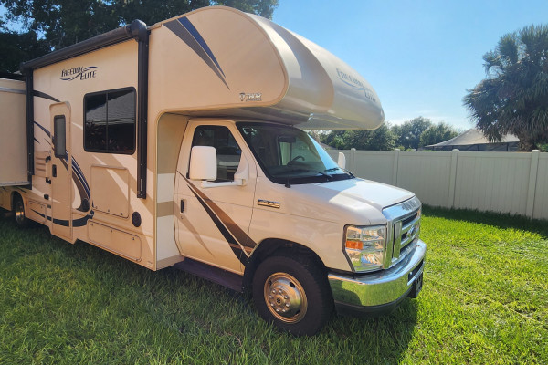 32' Bunkhouse - Your Home Away From Home
