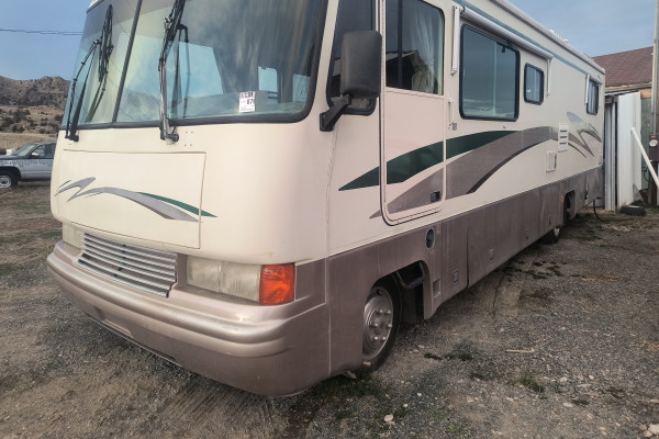 Yellowstone or glacier in comfort and style