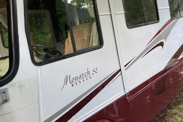 Monaco Monarch SE Driving RV 30ft