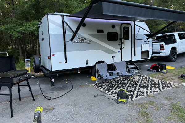 2025 Jayco Flight SLX: Modern Comfort & Adventure Awaits