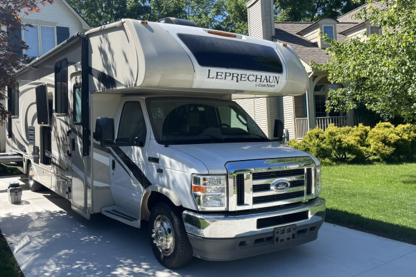 2021 Coachmen Leprechaun 319MB 32 Foot Class C
