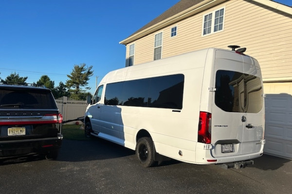 New Mercedes AWD Sprinter-Business Class