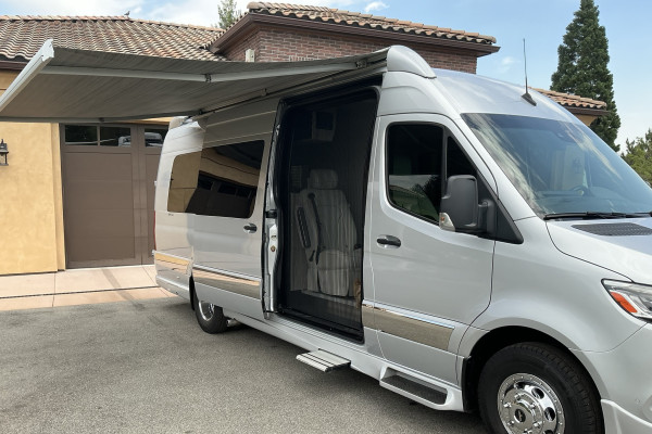 Luxurious Grech Strada: Premium RV with Top-Tier Amenities