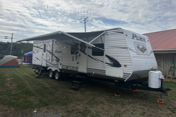 Polly’s Adventure Palace – Spacious & Fun for the Whole Crew!