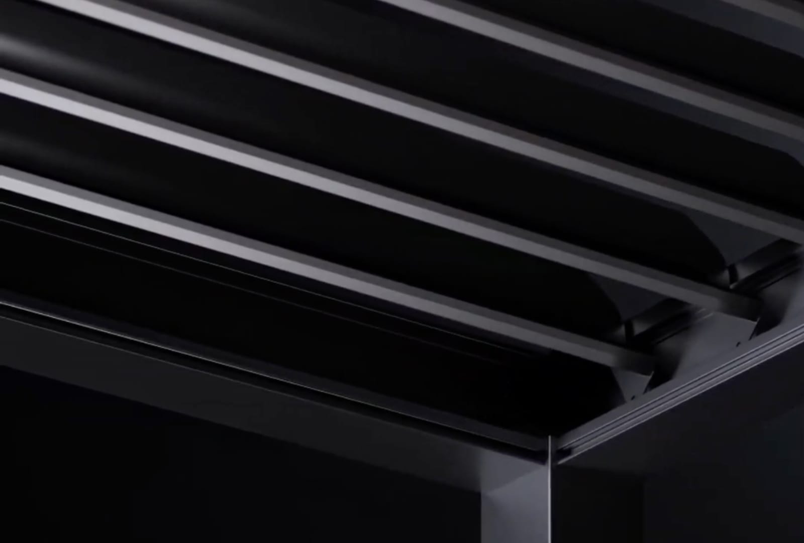 Adjustable aluminum roof louvers