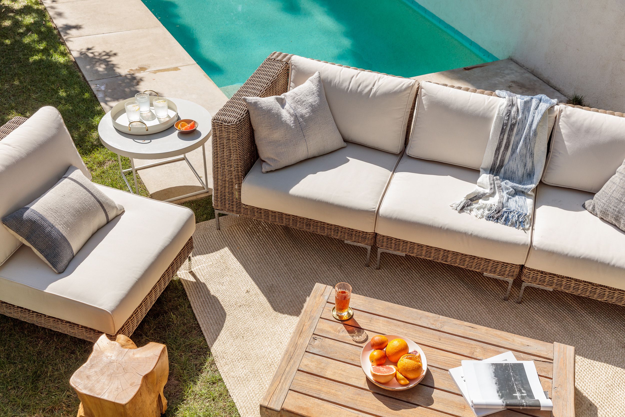 Comfy outdoor couch discount