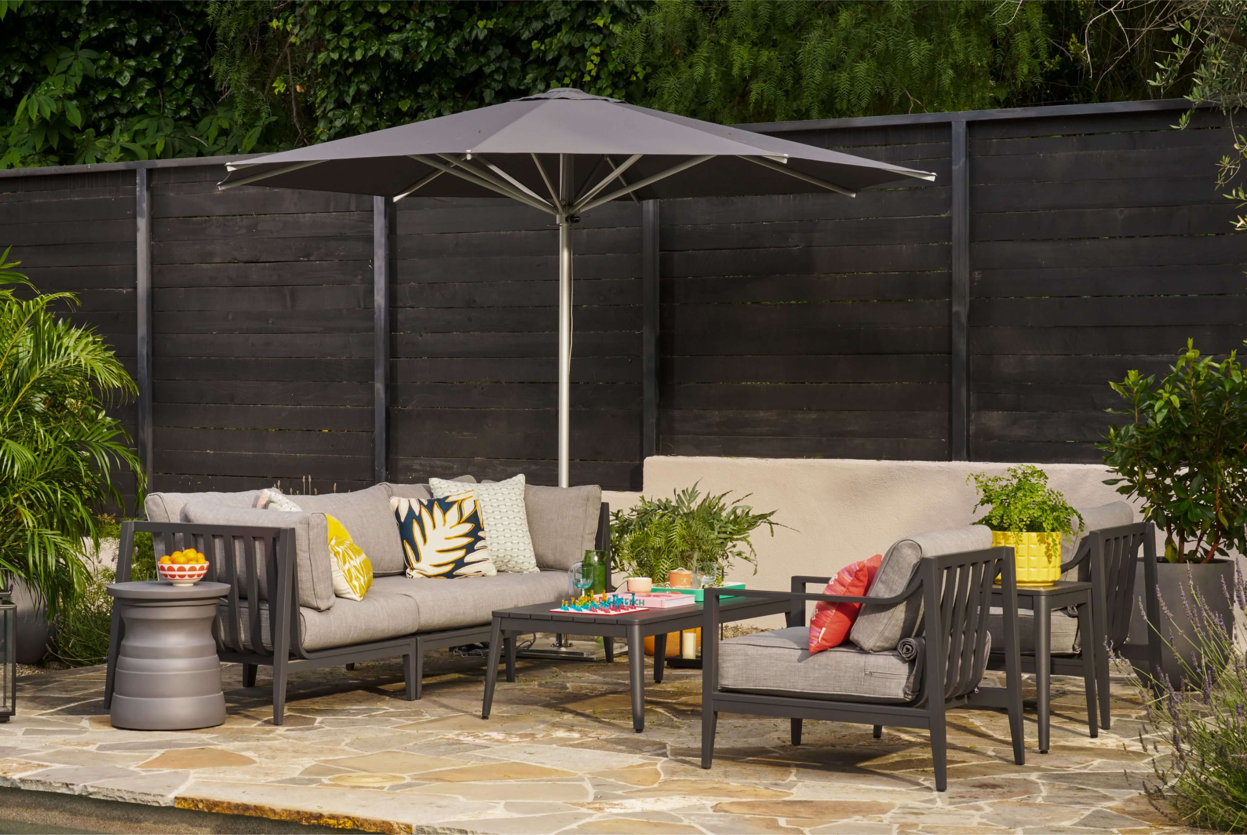 Outdoor umbrella seating sales