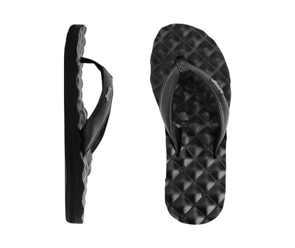 reef quilted flip flops