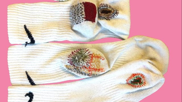 Sock Mending - A darn' good time at The Divine 