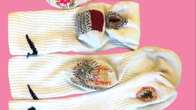 Sock Mending - A darn' good time at The Divine 