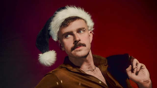 Mark T Cox - A Very Busy Christmas - LONDON