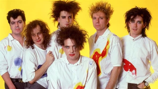 The+Cure+Special+at+How+Does+It+Feel+To+Be+Loved%3f