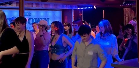 Sapphic Line Dancing 🤠
