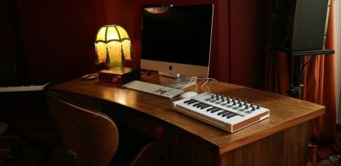 Finding The Artist's Way: FLINTA* musicians, DJs, songwriters, producers, and music industry 