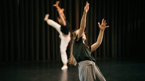 INTO+CONNECTION%3a+Movement+for+mental+health+%26+physical+well-being