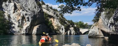 Canoe-dans-les-Basses-Gorges-du-Verdon.jpeg