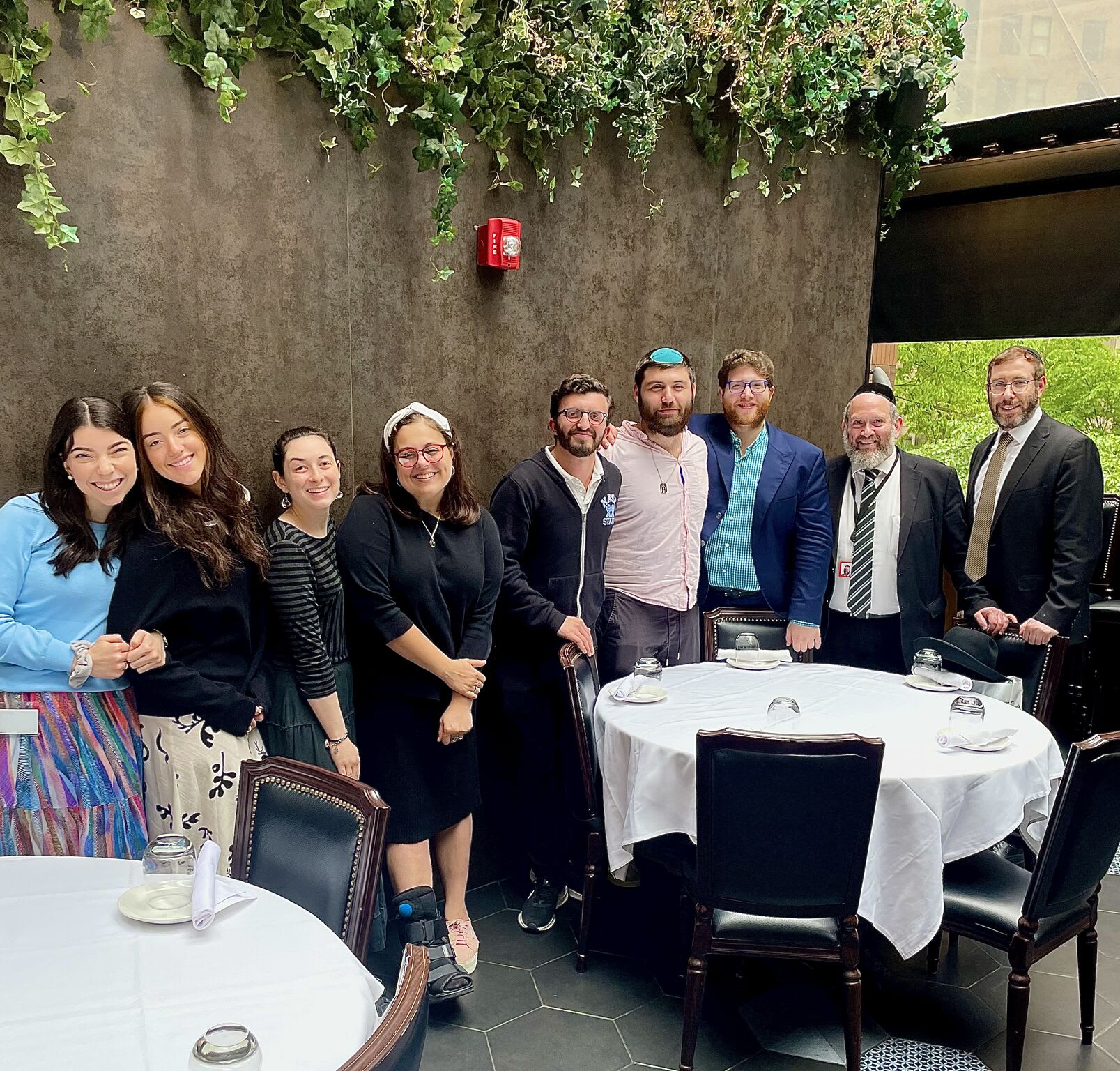 Ayollar va erkaklar uchun jinsiy aloqa mashinalari Qora tanli erkak bir litr spermani oladi