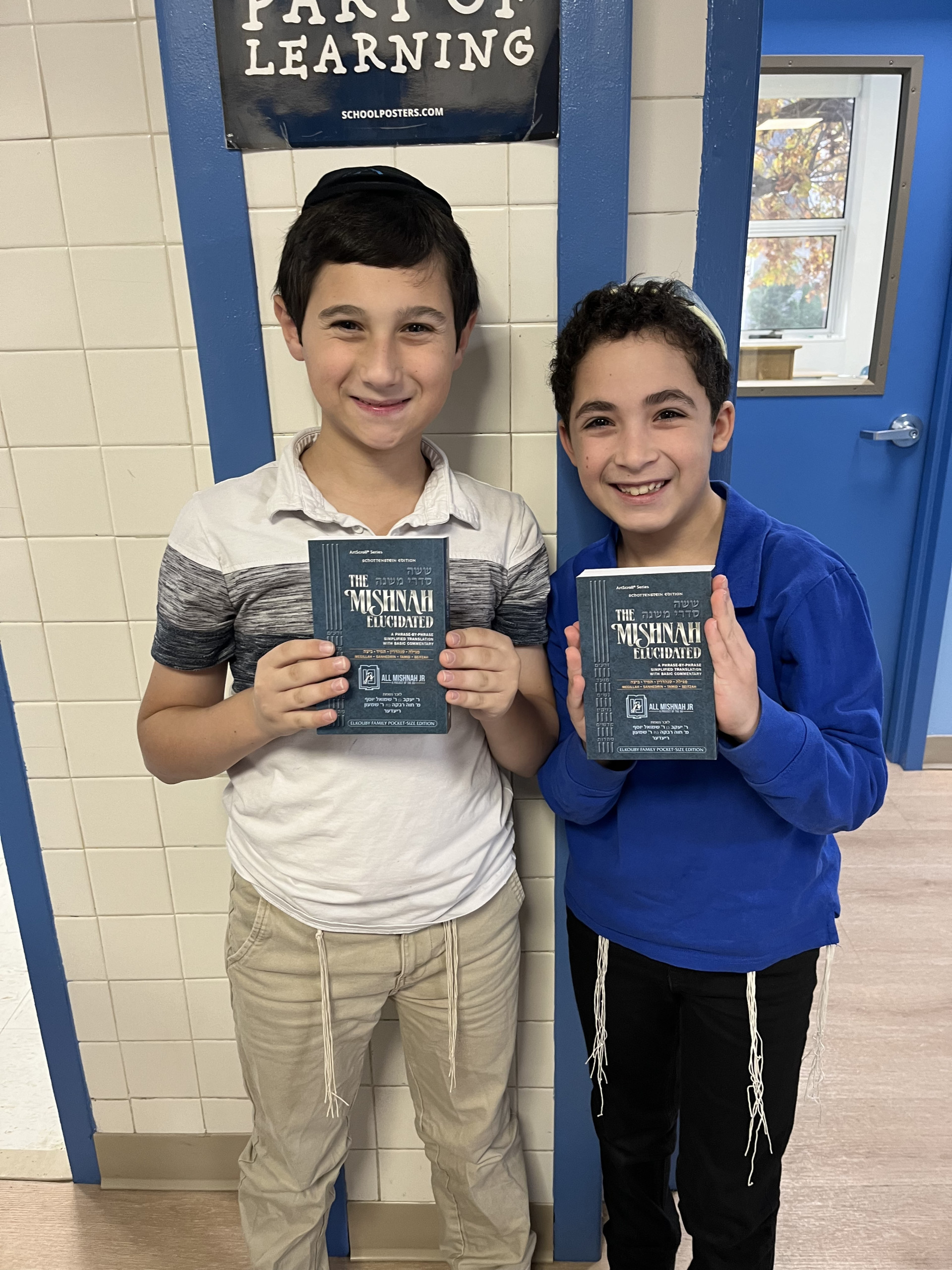 Kashshoflar lageridagi qizgin, jingalak jinsiy aloqa (video)