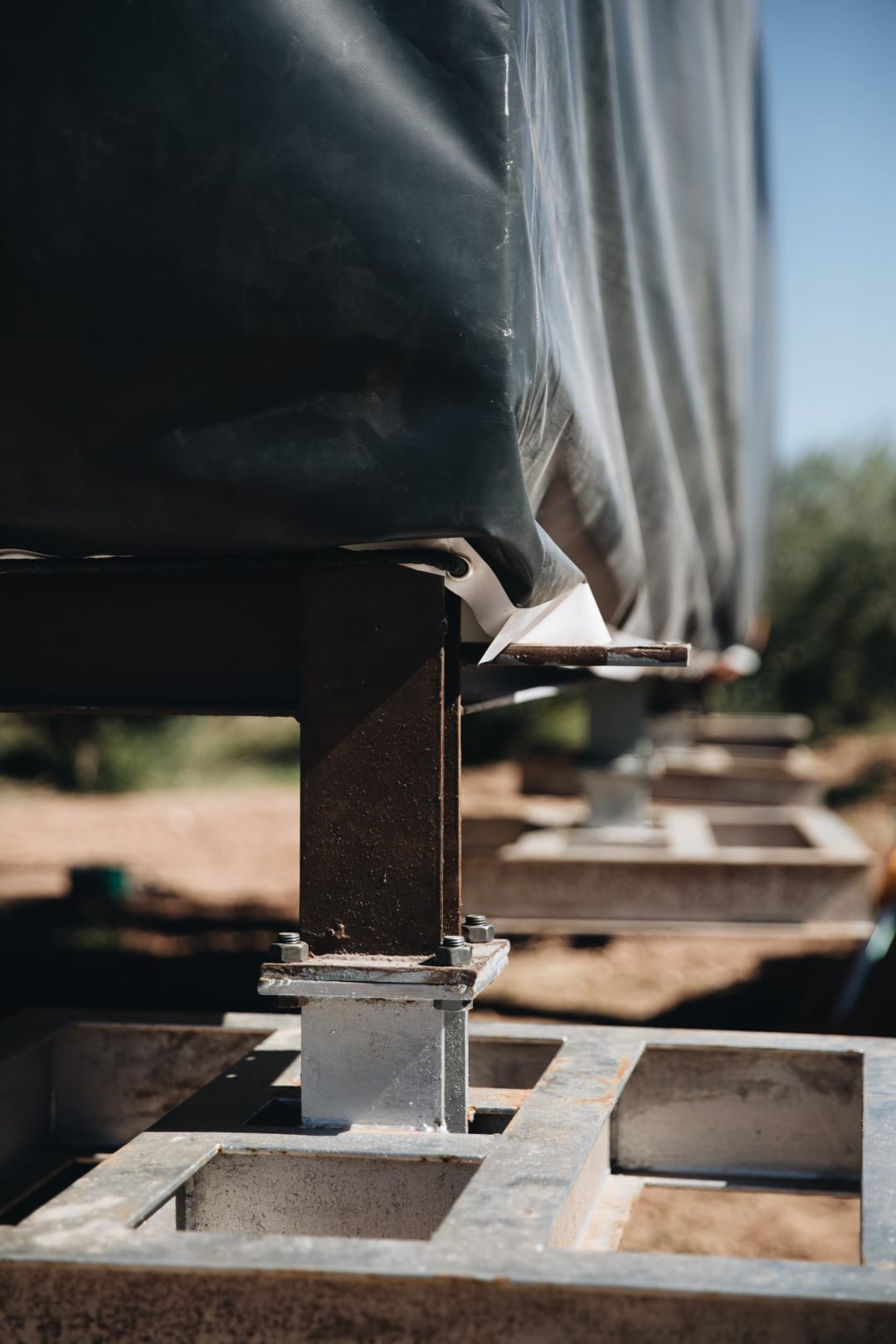Sanctuary Slimane, refuge d'artiste en liège dans une oliveraie près de Marrakech — Chantier