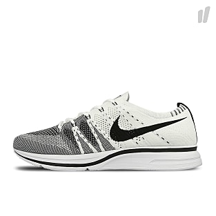 flyknit trainer