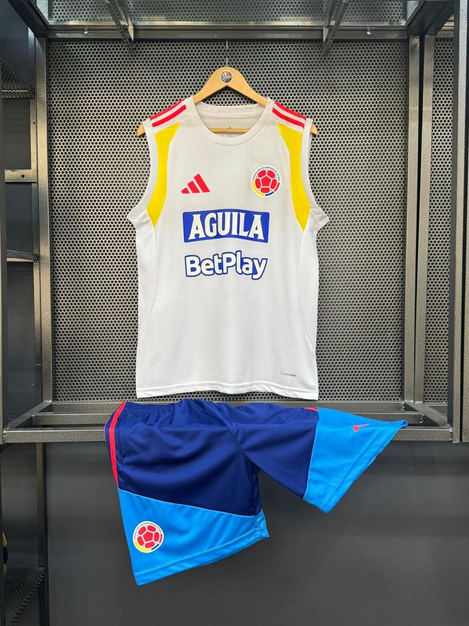 MUSCULOSA OFICIAL DE ENTRENAMIENTO FCF BLANCA/AZUL