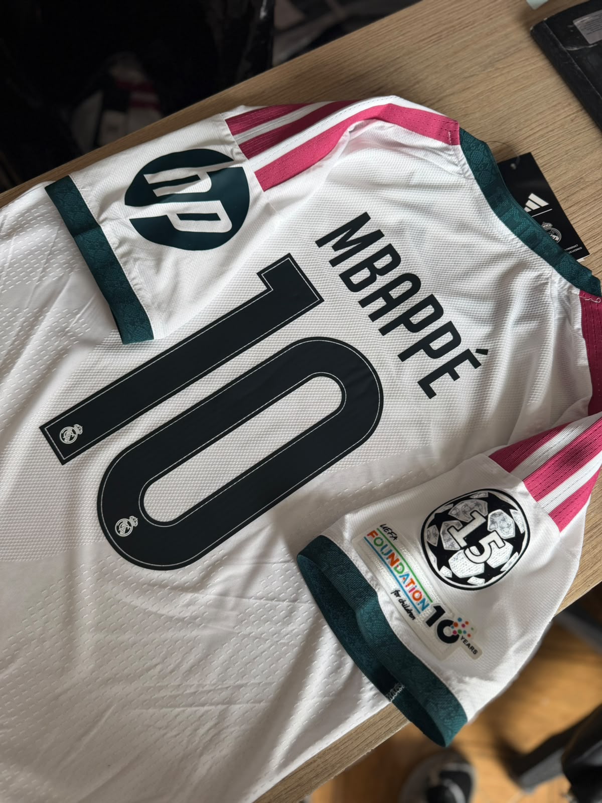 CAMISETA OFICIAL REAL MADRID TEMPORADA 26/27 LOCAL vista 2