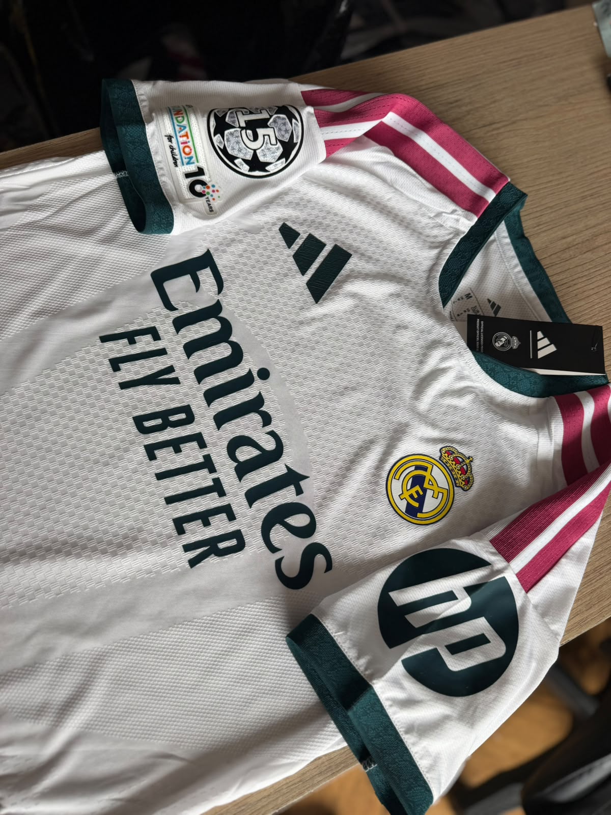 CAMISETA OFICIAL REAL MADRID TEMPORADA 26/27 LOCAL vista 3