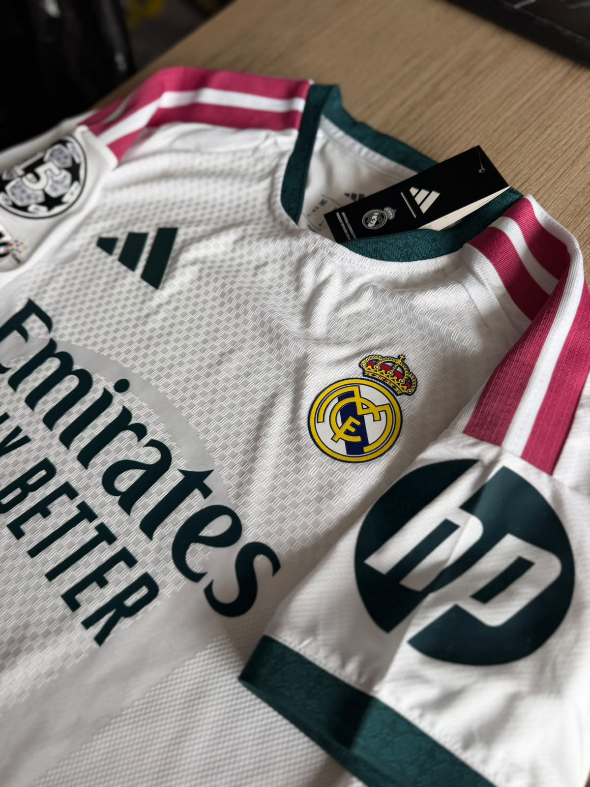 CAMISETA OFICIAL REAL MADRID TEMPORADA 26/27 LOCAL vista 4
