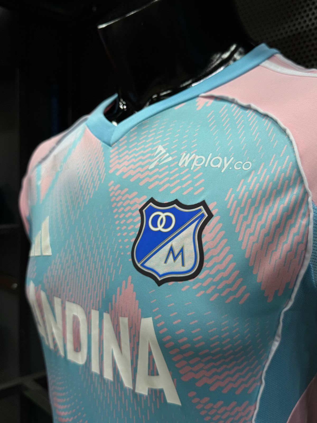 CAMISETA OFICIAL MILLONARIOS TEMPORADA 26/27 VISITANTE vista 3