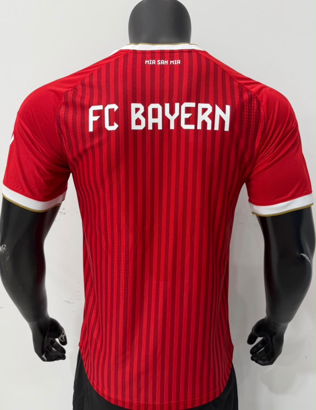 CAMISETA OFICIAL BAYER MUNICH TEMPORADA 26/27 LOCAL vista 2
