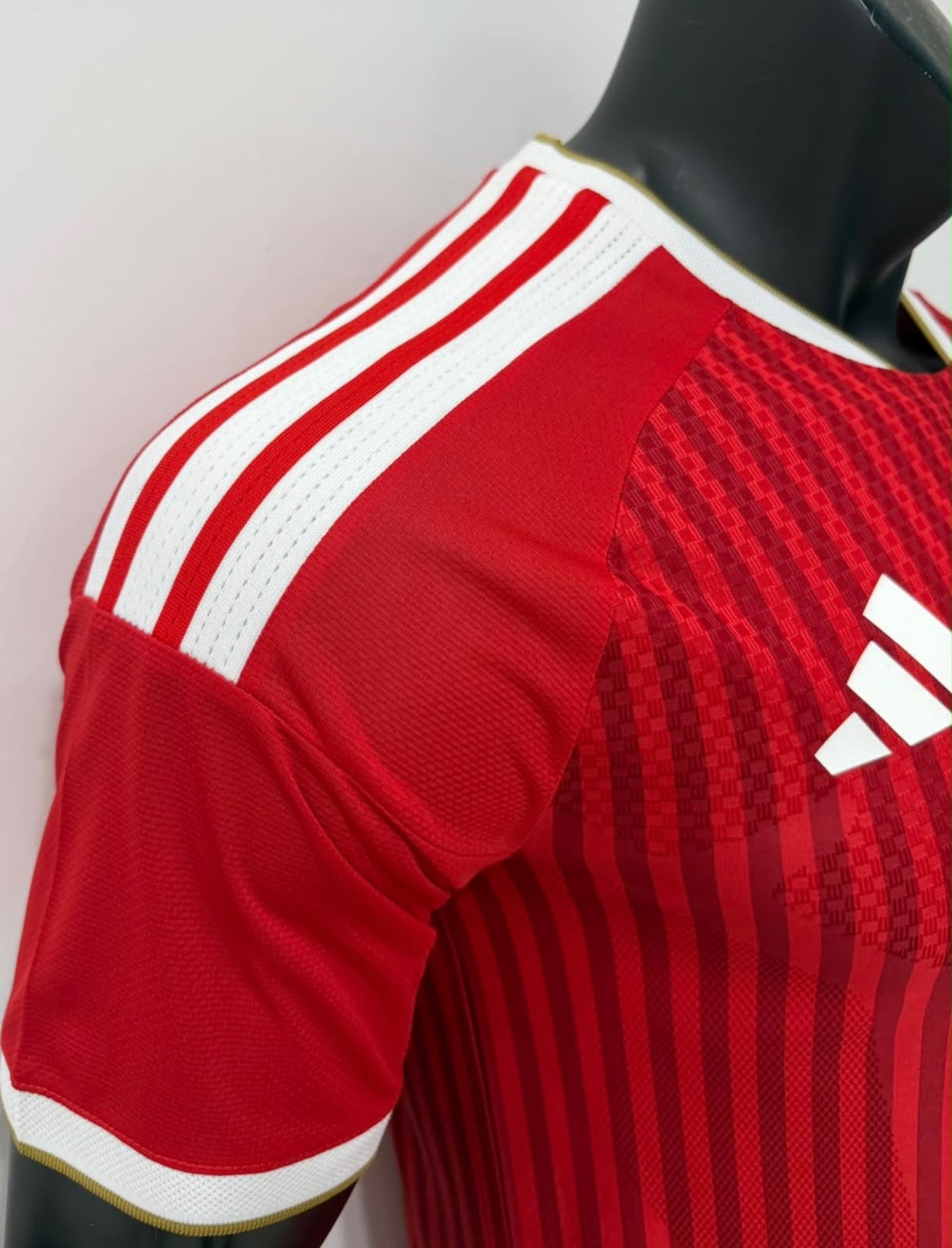CAMISETA OFICIAL BAYER MUNICH TEMPORADA 26/27 LOCAL vista 3