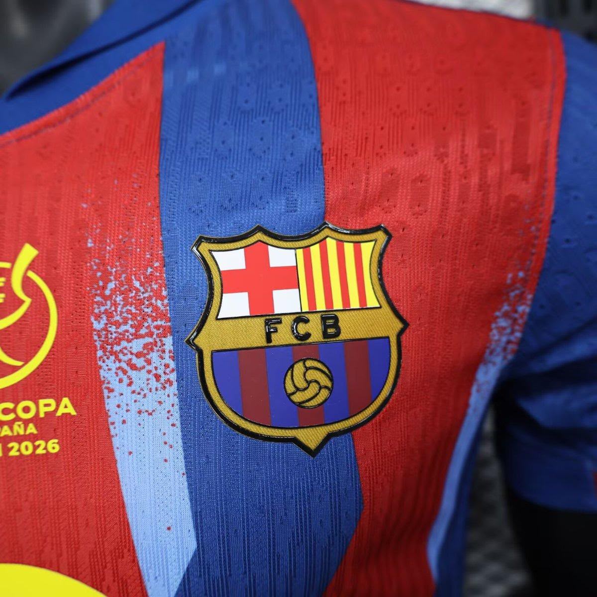 FC BARCELONA OFICIAL PLAYER VERSIÓN SUPER CLÁSICO vista 3