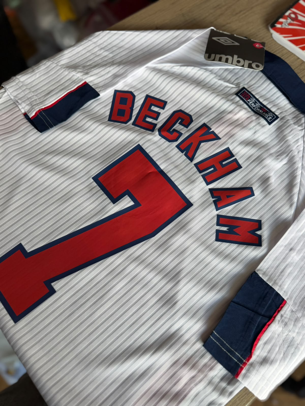 CAMISETA RETRO CLÁSICA INGLATERRA COPA MUNDO 98 BECHKAM # 7 CALIDAD GAMA ALTA