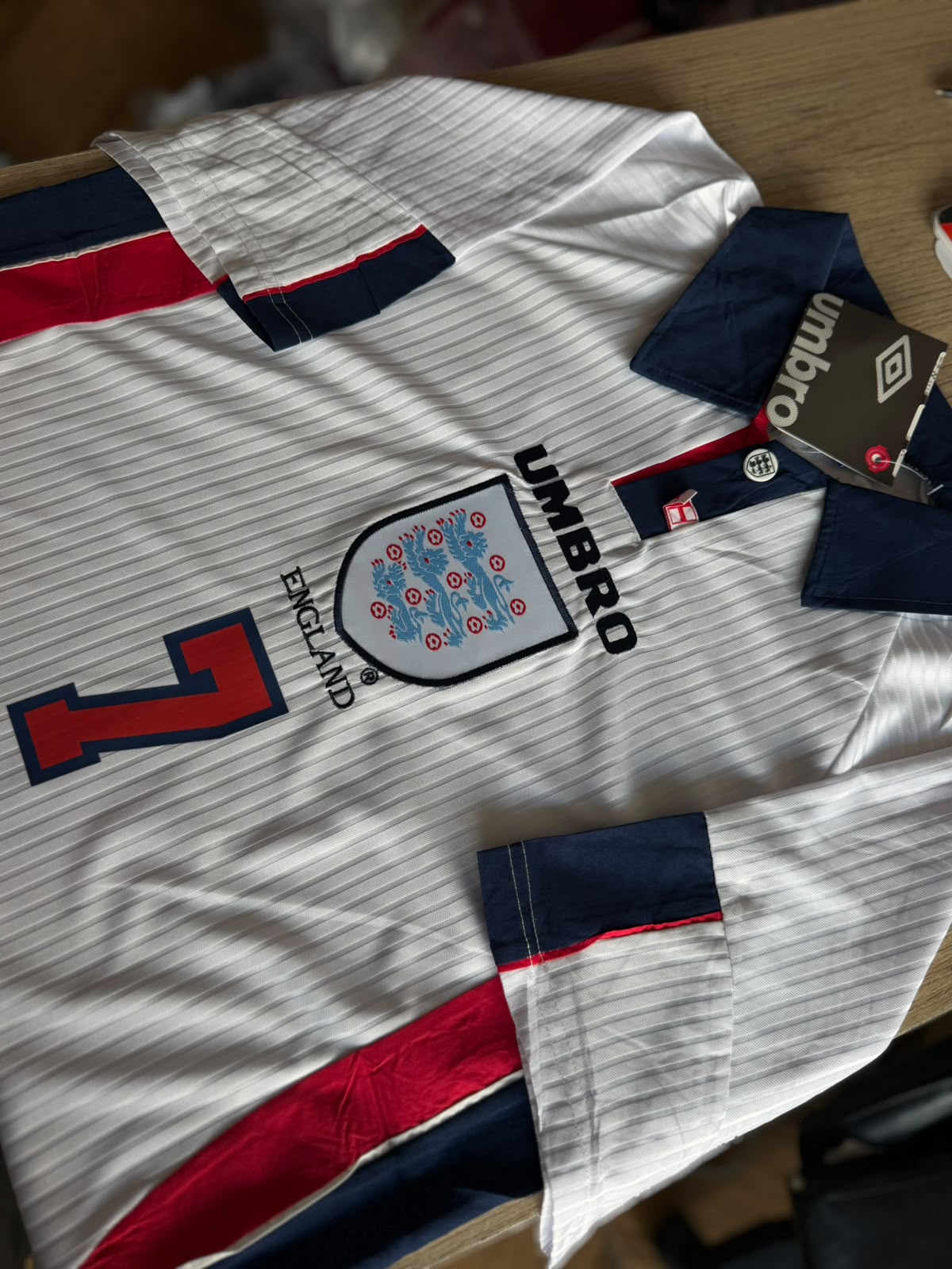 CAMISETA RETRO CLÁSICA INGLATERRA COPA MUNDO 98 BECHKAM # 7 CALIDAD GAMA ALTA vista 2