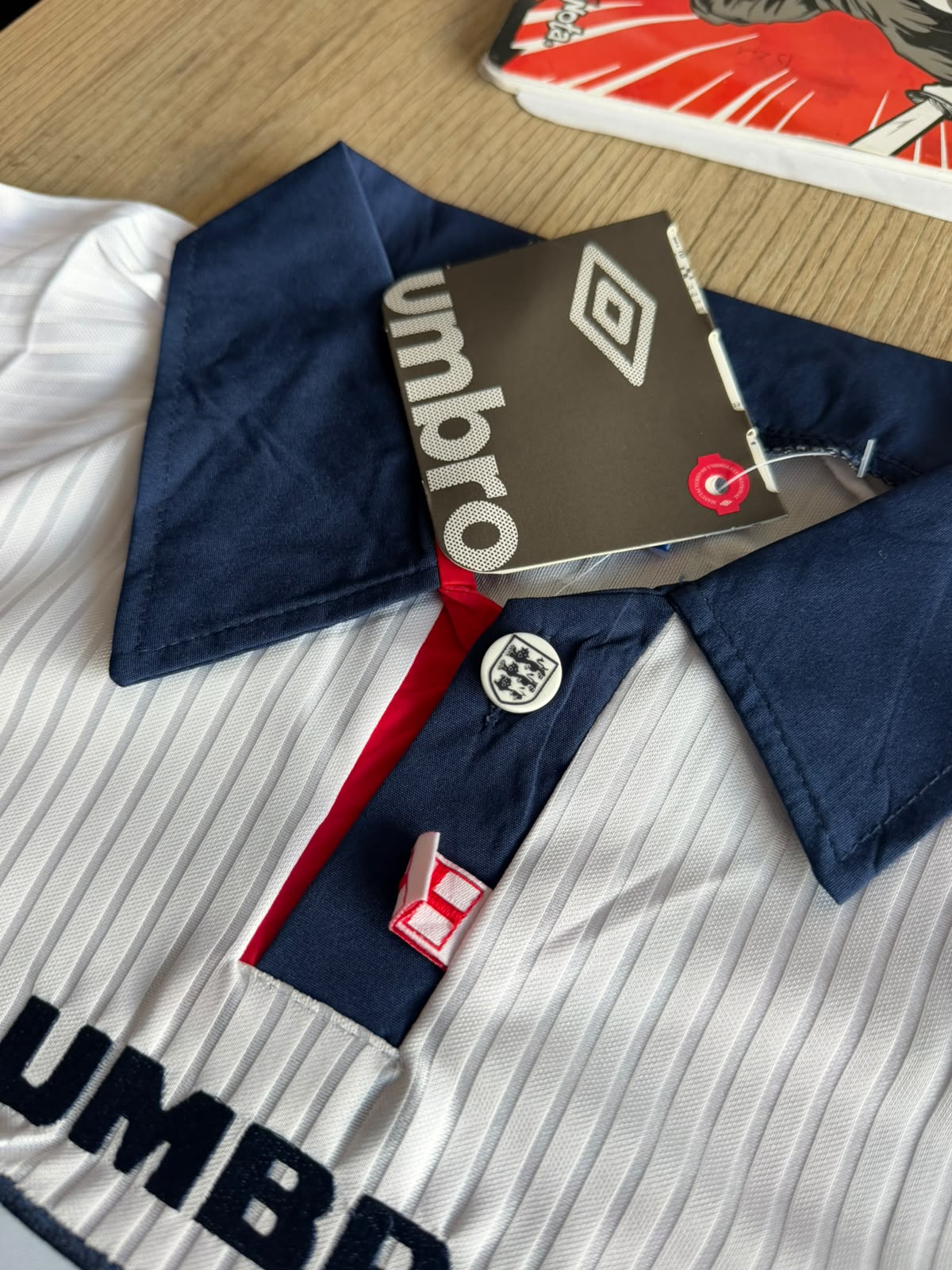 CAMISETA RETRO CLÁSICA INGLATERRA COPA MUNDO 98 BECHKAM # 7 CALIDAD GAMA ALTA vista 3