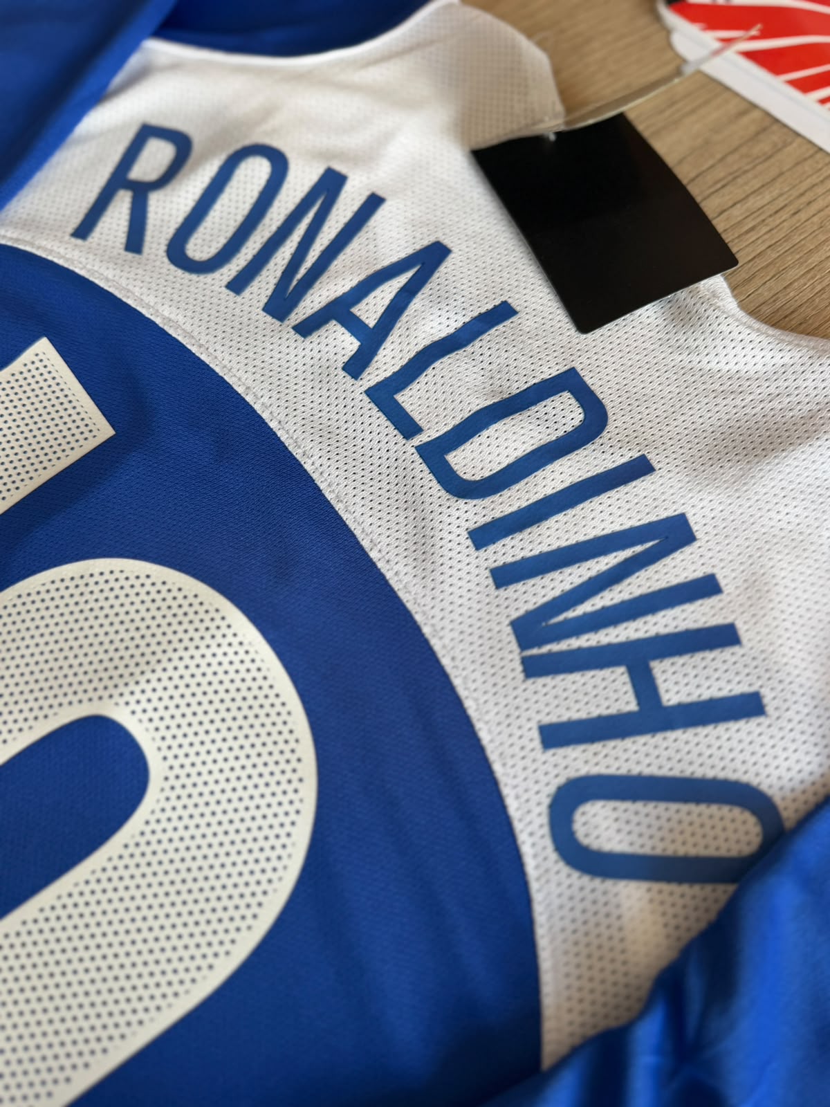 CAMISETA RETRO CLÁSICA BRASIL 2004 RONALDINHO #10 CALIDAD GAMA ALTA vista 3