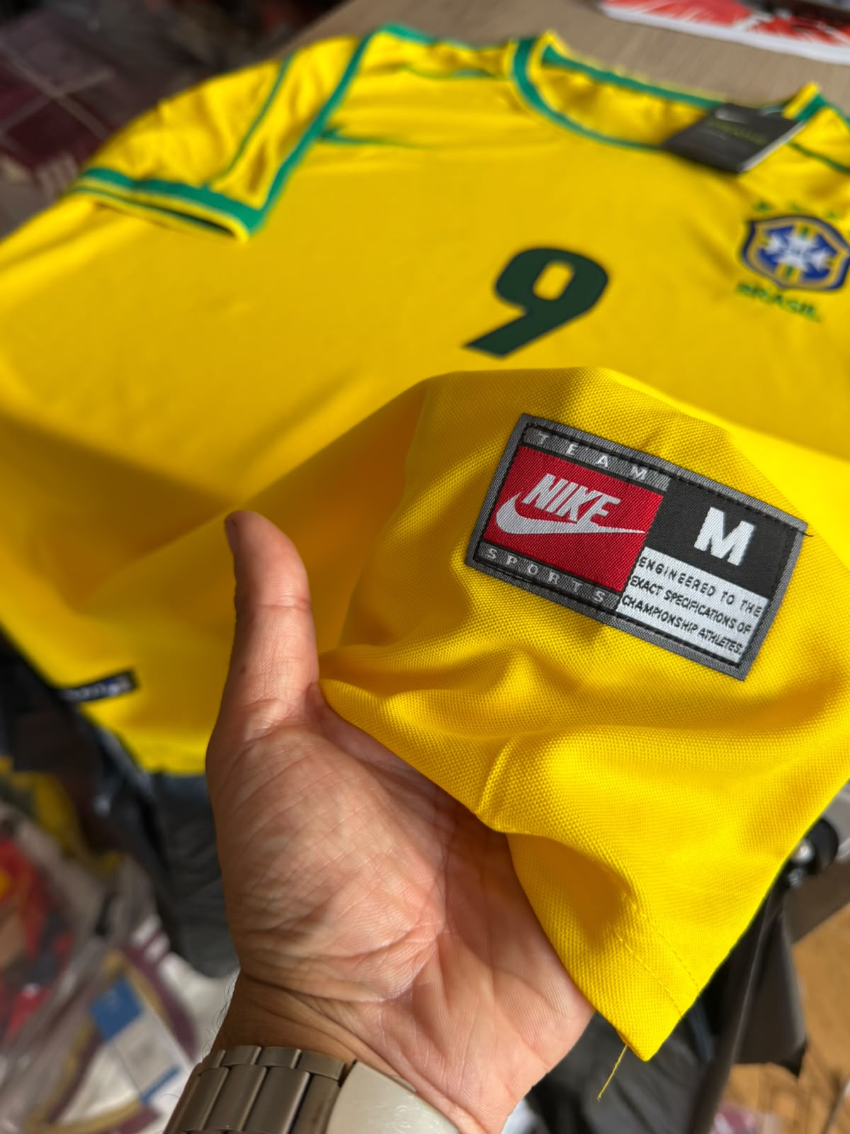 CAMISETA RETRO CLÁSICA BRASIL COPA MUNDO 98 RONALDO #9 CALIDAD GAMA ALTA vista 3